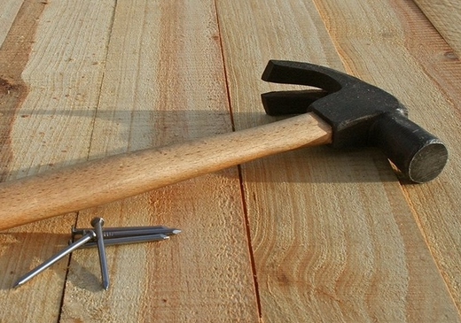 Можно ли устранить скрип деревянного пола самостоятельно