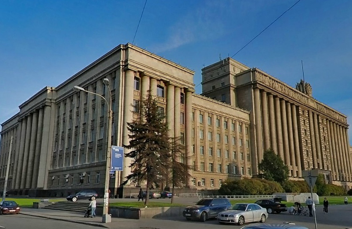 НИИ и заводы Петербурга продают под офисы со скидкой до 50% - эксперт