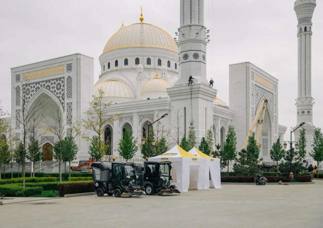 Компания "Керхер" провела работы по очистке мечети имени пророка Мухаммада